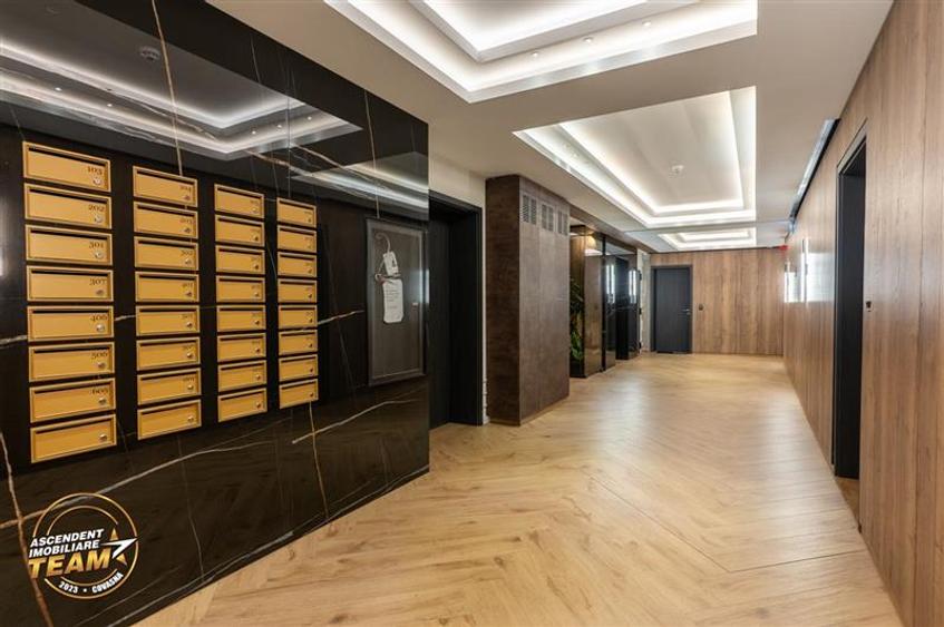 Apartament cu 4 camere decomandat în Central