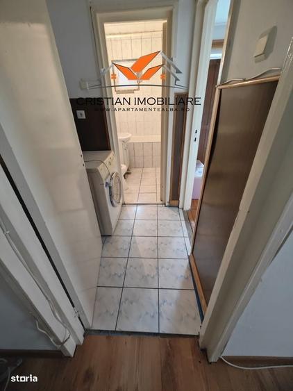 Apartament cu 3 camere semidecomandat în Cetate