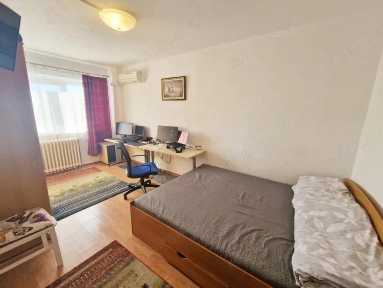 Apartament cu 4 camere decomandat, mobilat în Central