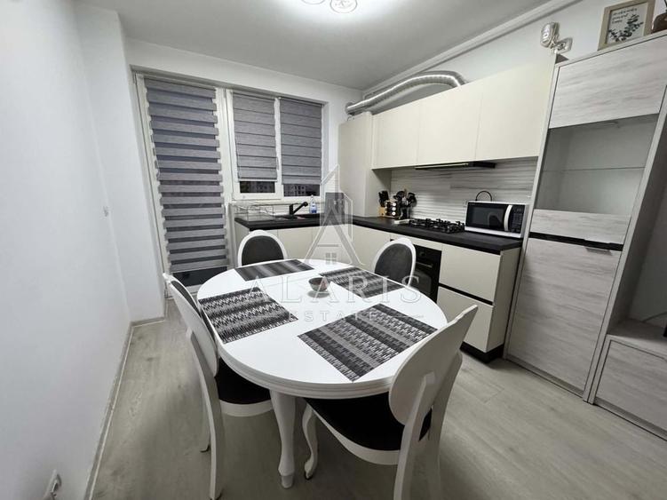 Apartament cu 3 camere decomandat, mobilat în Torontalului
