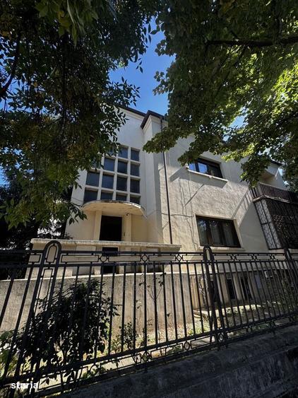 Apartament cu 4 camere în Dorobanți