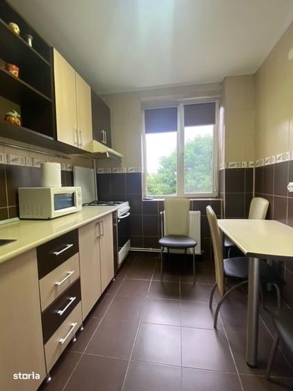 Apartament cu 2 camere semidecomandat, mobilat în Craiovei