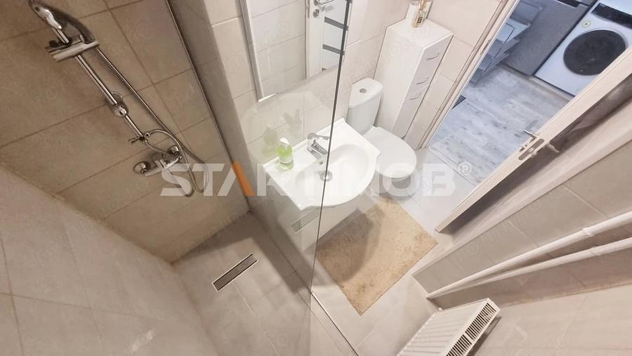 Garsonieră decomandată în Noua