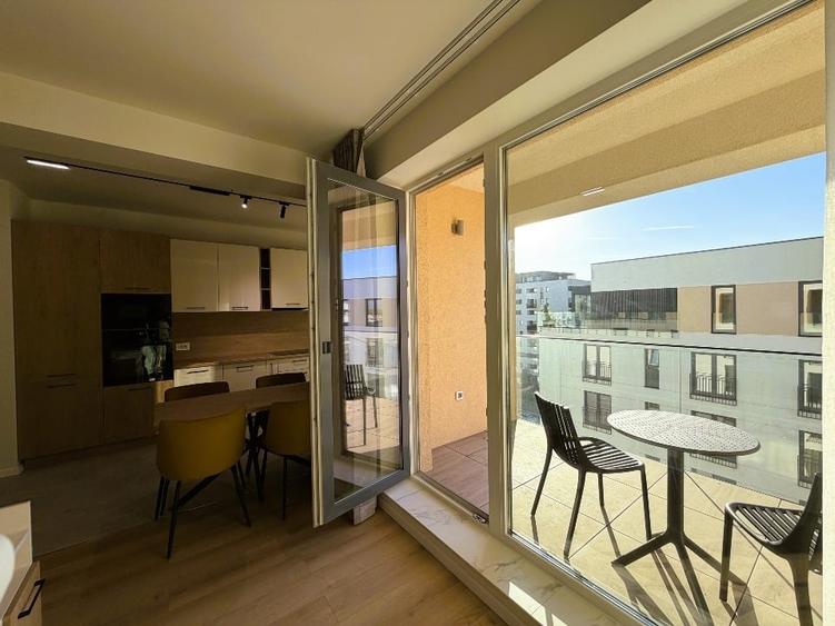 Apartament cu 2 camere semidecomandat, mobilat în Tractorul