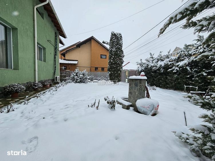 Casă cu 5 camere cu Canalizare în Micro 2