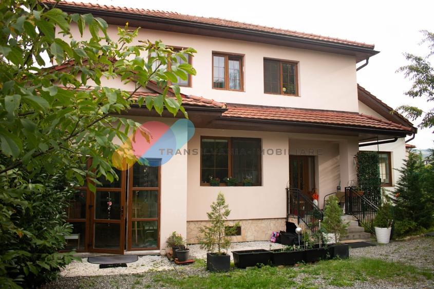Casă individuală cu 6 camere cu Canalizare în Bună Ziua