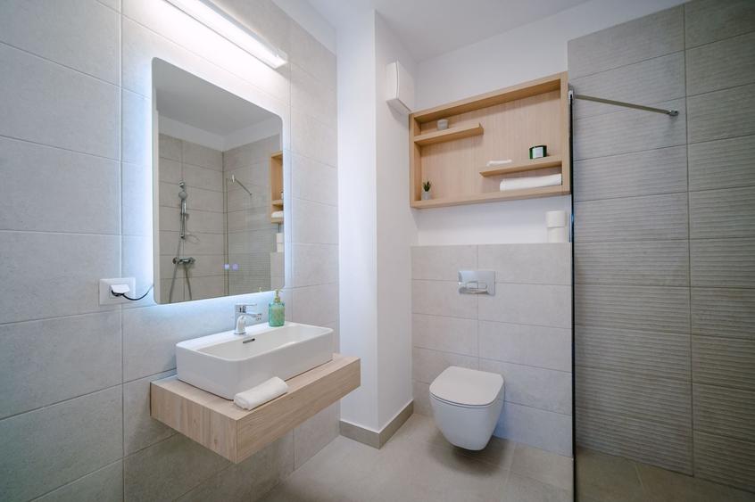 Apartament cu 3 camere decomandat în 13 Septembrie