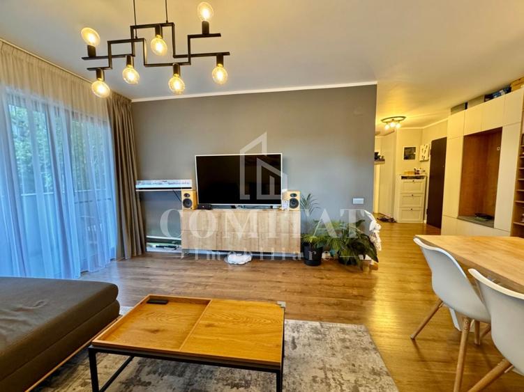 Apartament cu 3 camere semidecomandat, mobilat în Europa