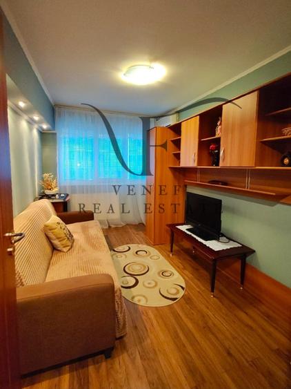 Apartament cu 3 camere decomandat în Obor