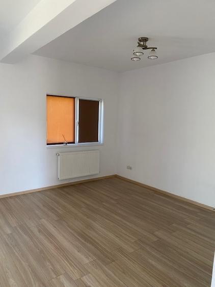Duplex cu 4 camere cu Canalizare în Dumbrăvița