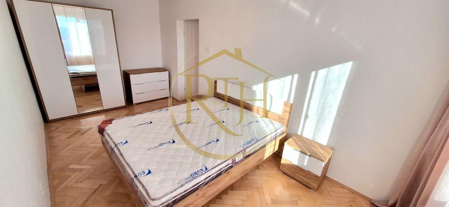 Apartament cu 2 camere semidecomandat, mobilat în Soarelui
