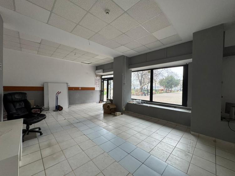 Spațiu comercial, de 52 mp, în Podu Roș