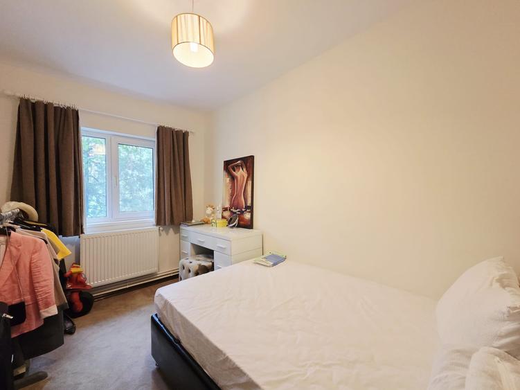 Apartament cu 3 camere decomandat în Micro 17