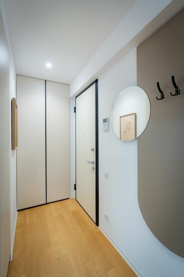 Apartament cu 3 camere semidecomandat, mobilat în Barbu Văcărescu