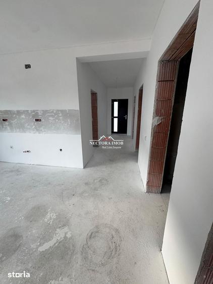 Casă cu 4 camere cu Teren 553 Mp în Sântandrei