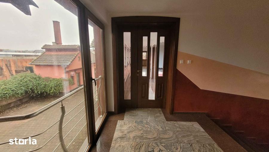 Casă cu Teren 2001 Mp în Central