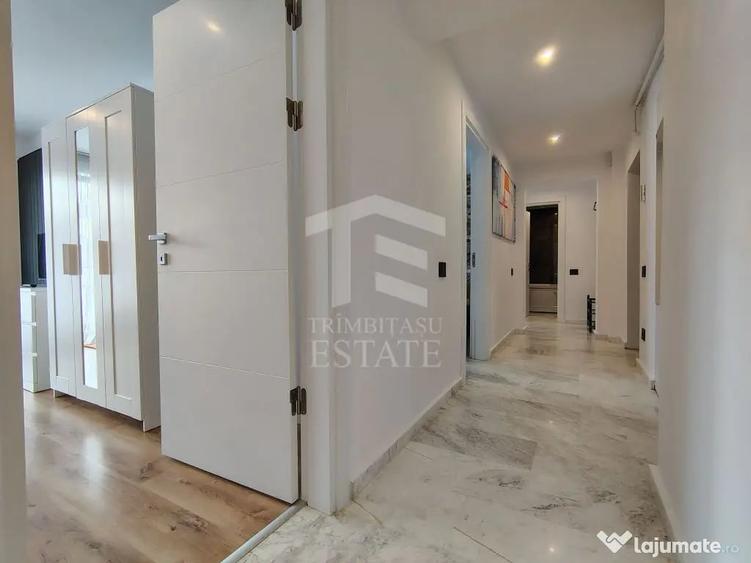 Apartament cu 3 camere decomandat în Piața