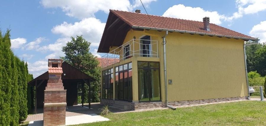 Casă cu 3 camere în Central