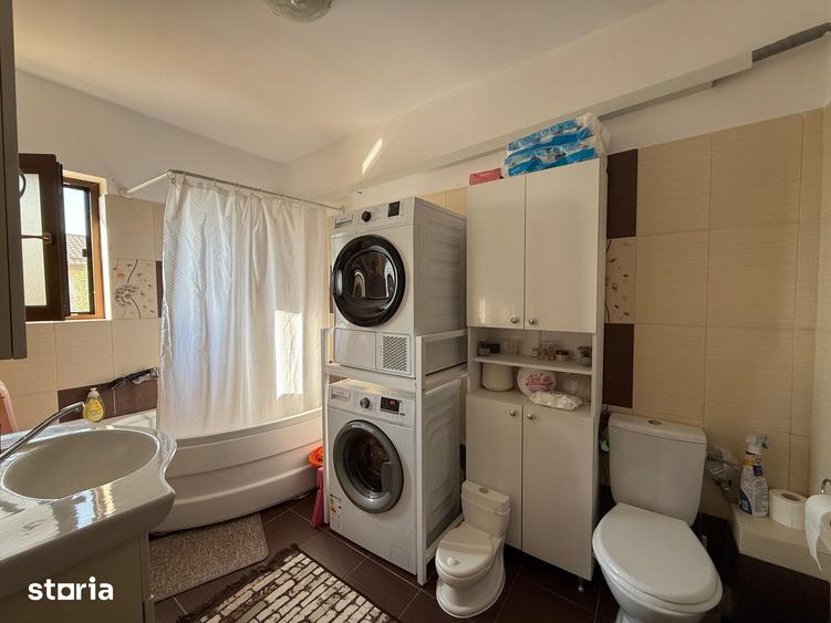 Casă cu 4 camere cu Teren 200 Mp în Rediu