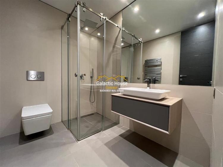 Apartament cu 5 camere decomandat în Primăverii