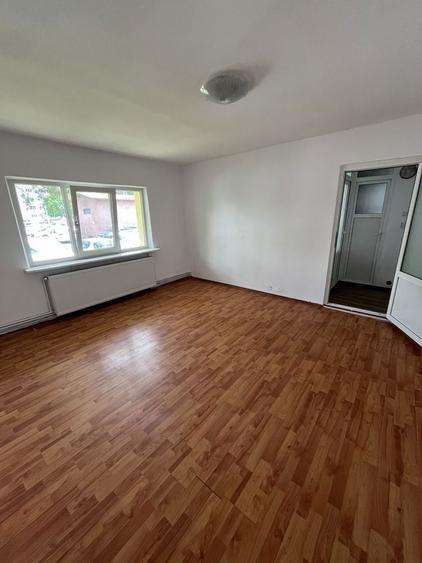Apartament cu 2 camere semidecomandat în Popoveni