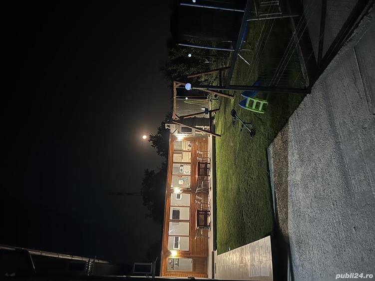 Casă cu 4 camere în Corbu
