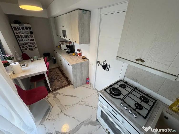 Apartament cu 3 camere semidecomandat, mobilat în Inel I