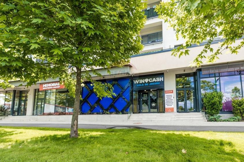 Spațiu comercial, de 61.630001068115 mp, în Central