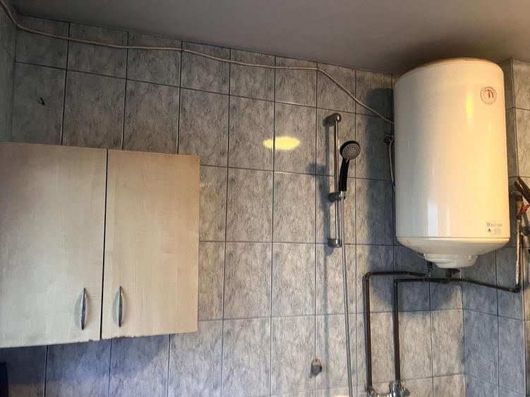 Casă individuală cu 3 camere cu Canalizare în Piața Cluj