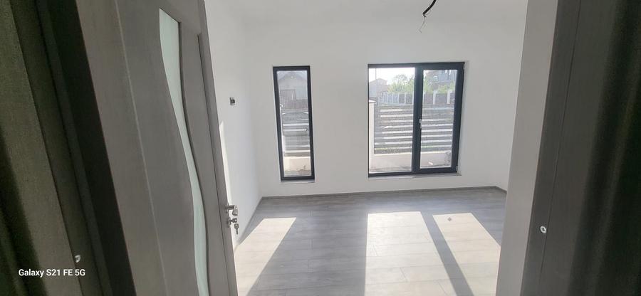 Casă cu 3 camere în Tulucești