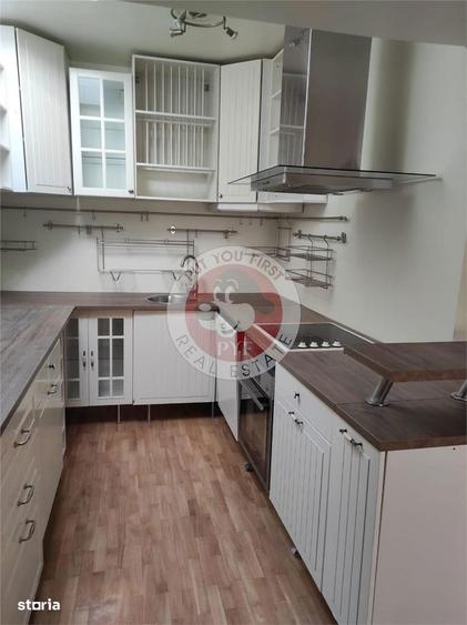 Apartament cu 3 camere decomandat în Primăverii