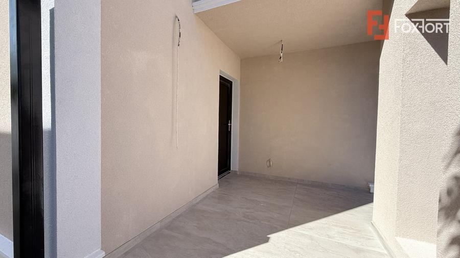 Duplex cu 4 camere cu Canalizare în Ghiroda