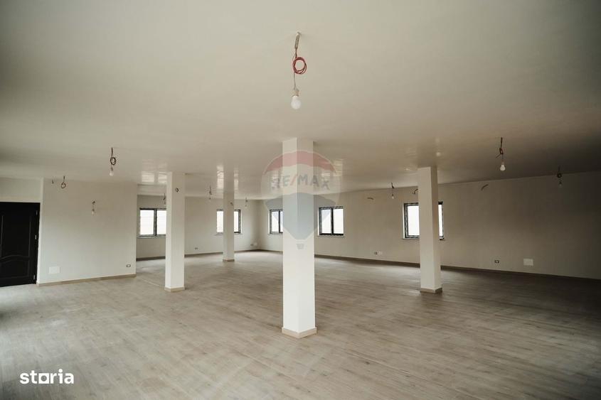 Spațiu comercial, de 200 mp, în Marginea