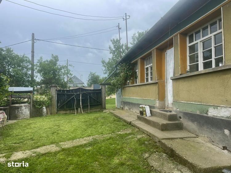 Casă cu 3 camere cu Teren 2472 Mp în Tămășeu