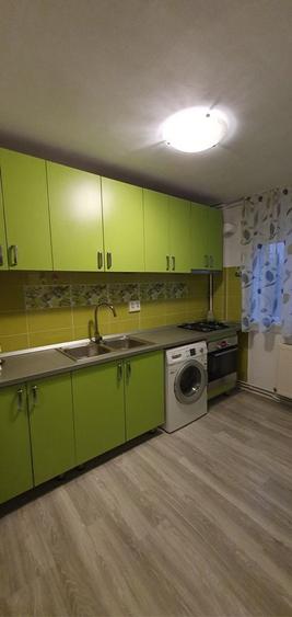 Apartament cu 3 camere decomandat în Drumul Taberei
