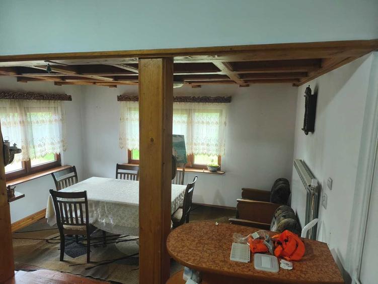 Casă cu 4 camere cu Teren 1740 Mp în Central