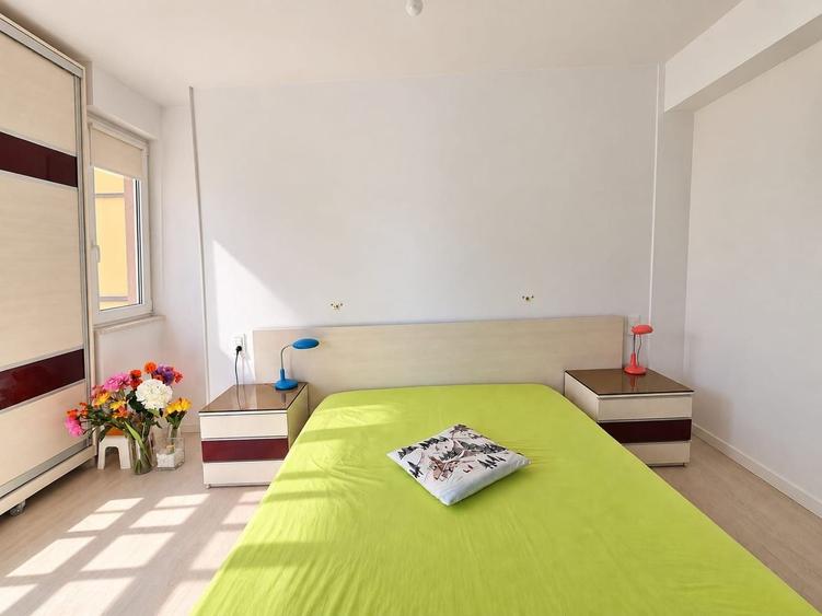 Apartament cu 3 camere decomandat, mobilat în Faleza Nord