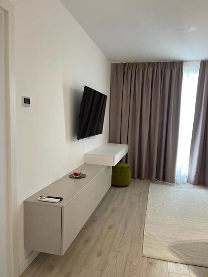 Apartament cu 2 camere semidecomandat în Tei