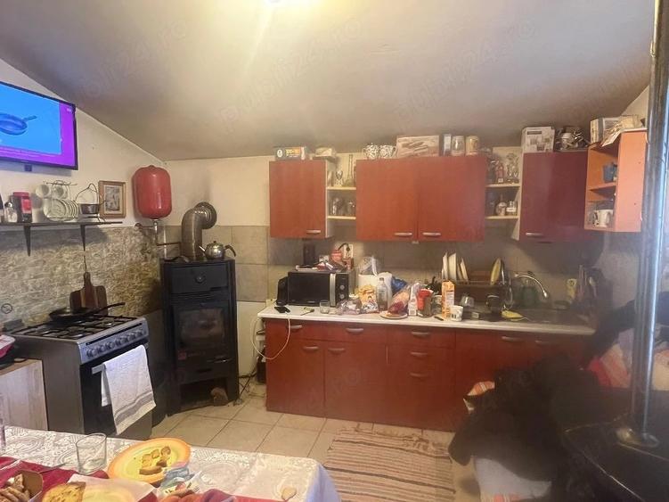 Casă cu 2 camere cu Teren 5800 Mp în Herina