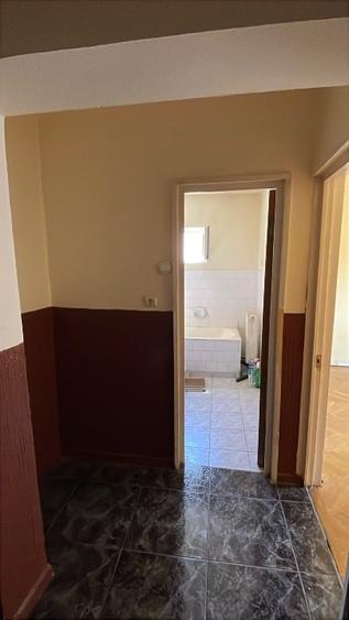 Apartament cu 4 camere decomandat în Cetate