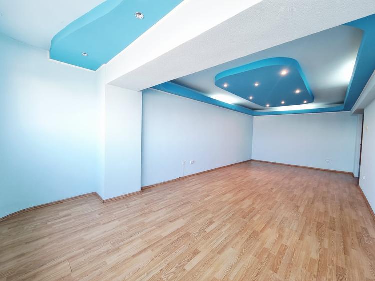Apartament cu 2 camere decomandat în Ultimul leu