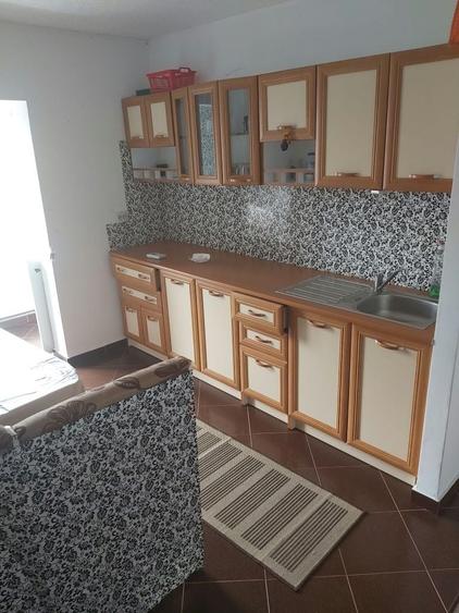 Apartament cu 2 camere decomandat, mobilat în Craiter