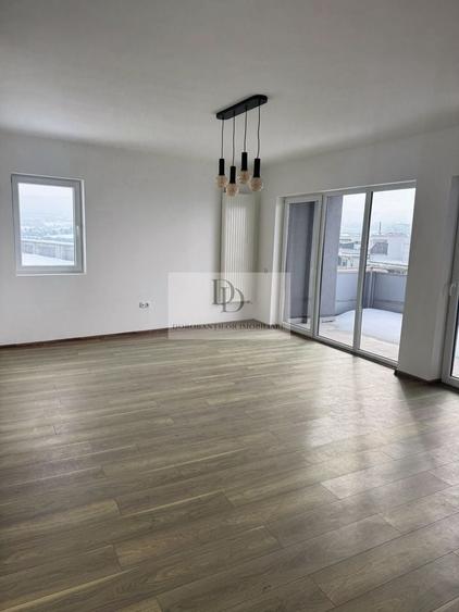 Apartament cu 3 camere semidecomandat în Bună Ziua