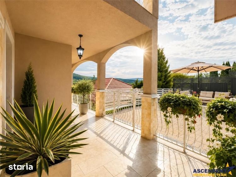 Casă cu 7 camere cu Teren 700 Mp în Livezeni