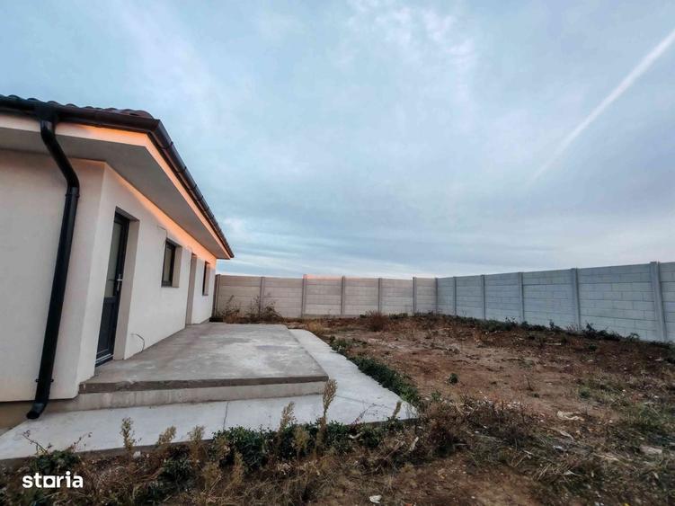 Casă cu 4 camere cu Teren 500 Mp în Central