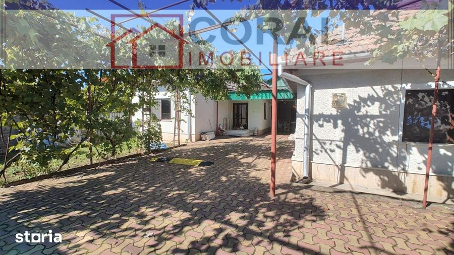 Casă cu 2 camere cu Teren 140000 Mp în Șoimuș