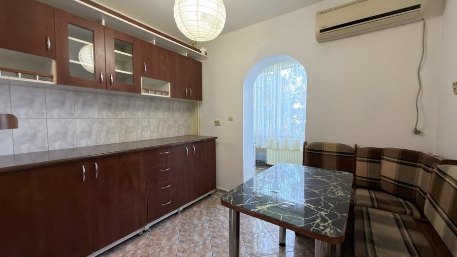 Apartament cu 3 camere decomandat, mobilat în Freidorf