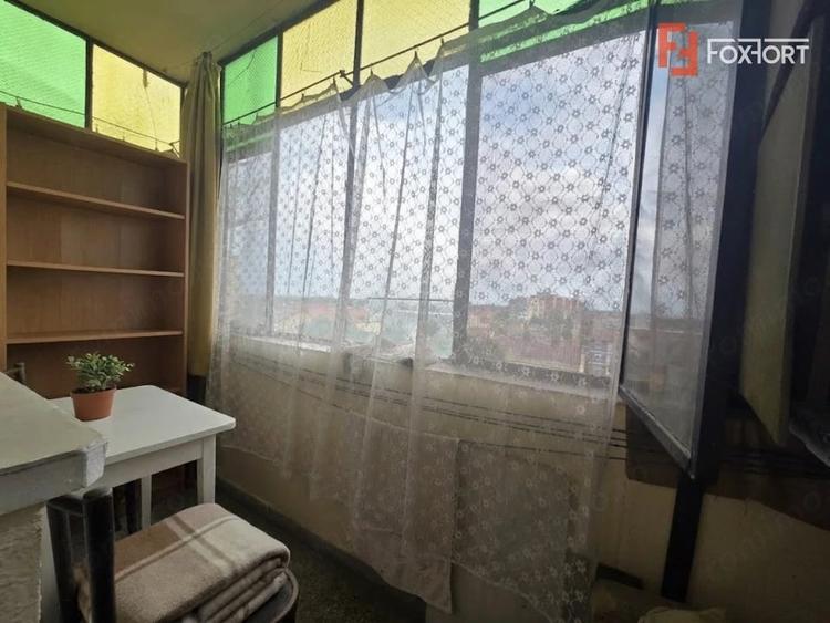 Apartament cu 4 camere semidecomandat în Micălaca