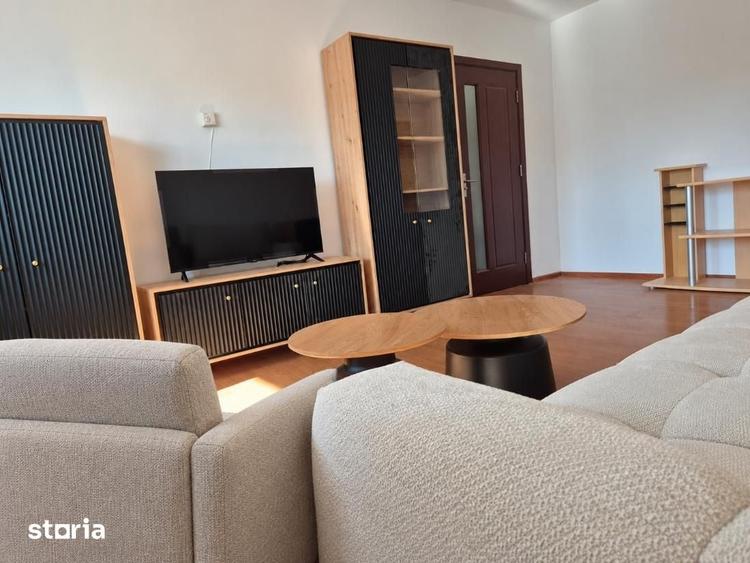 Apartament cu 3 camere decomandat în 1 Mai