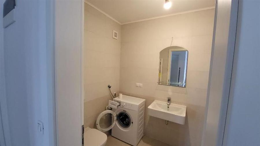 Apartament cu 2 camere decomandat, mobilat în Tractorul